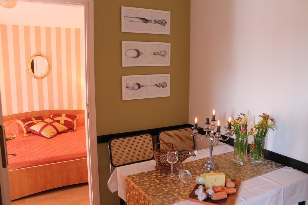 Villa Bougenvilia Tomas Tučepi Habitación foto